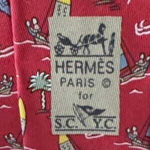 RARE LTD. RARE HERMES TIE ~ RED w BLUE FLAGS PALM TREES SAILBOATS SAIL BOAT